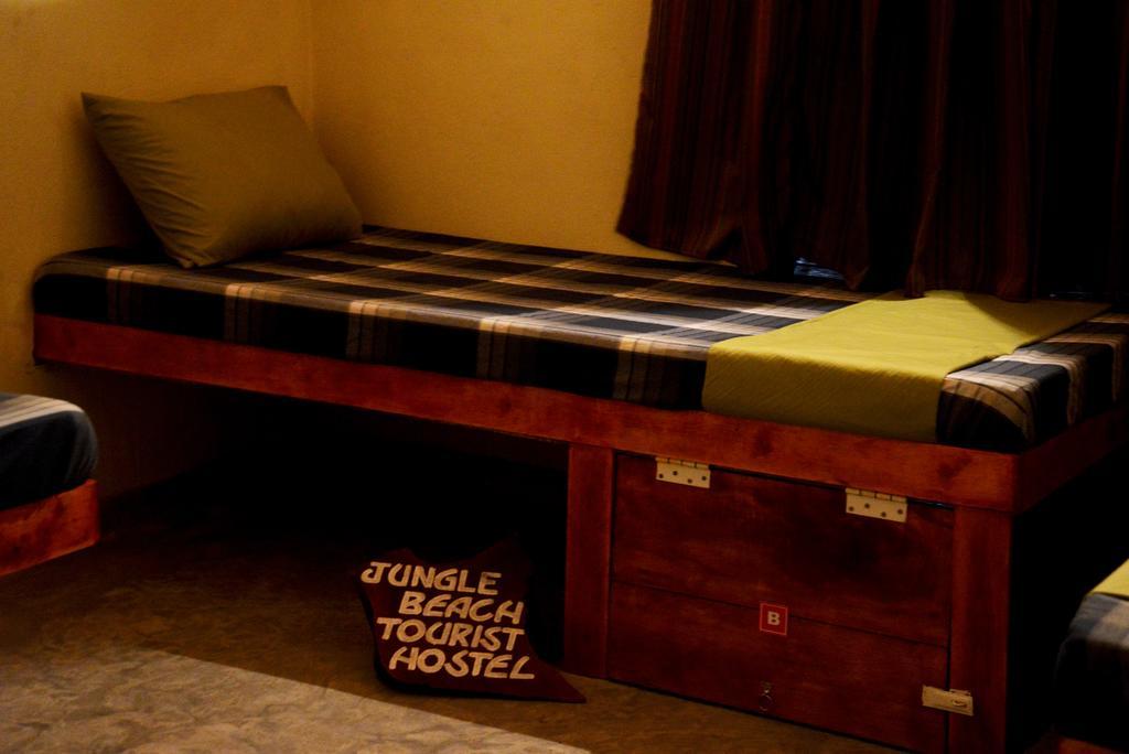 Jungle Beach Hostel Унаватуна Экстерьер фото