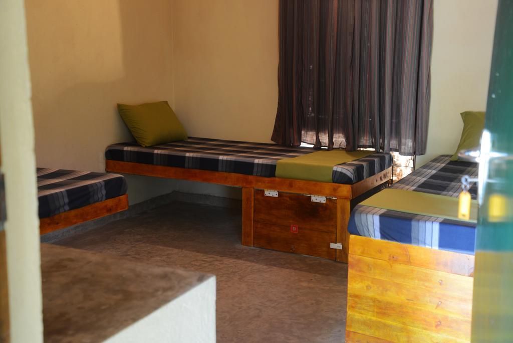 Jungle Beach Hostel Унаватуна Экстерьер фото
