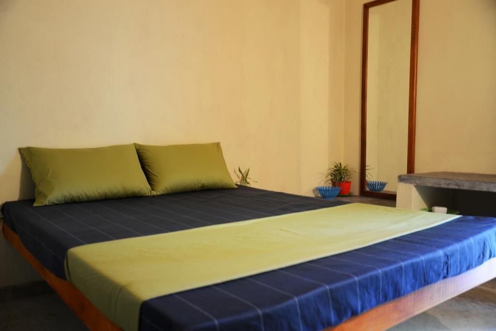 Jungle Beach Hostel Унаватуна Номер фото