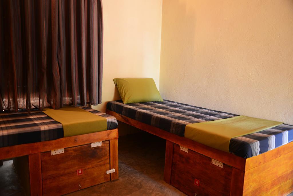 Jungle Beach Hostel Унаватуна Номер фото