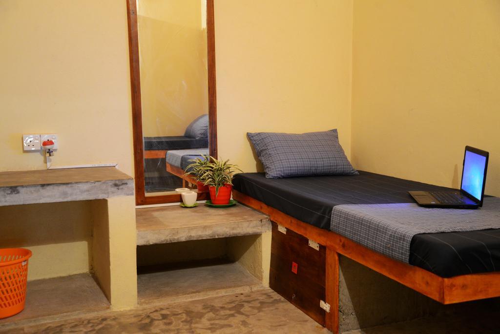 Jungle Beach Hostel Унаватуна Номер фото