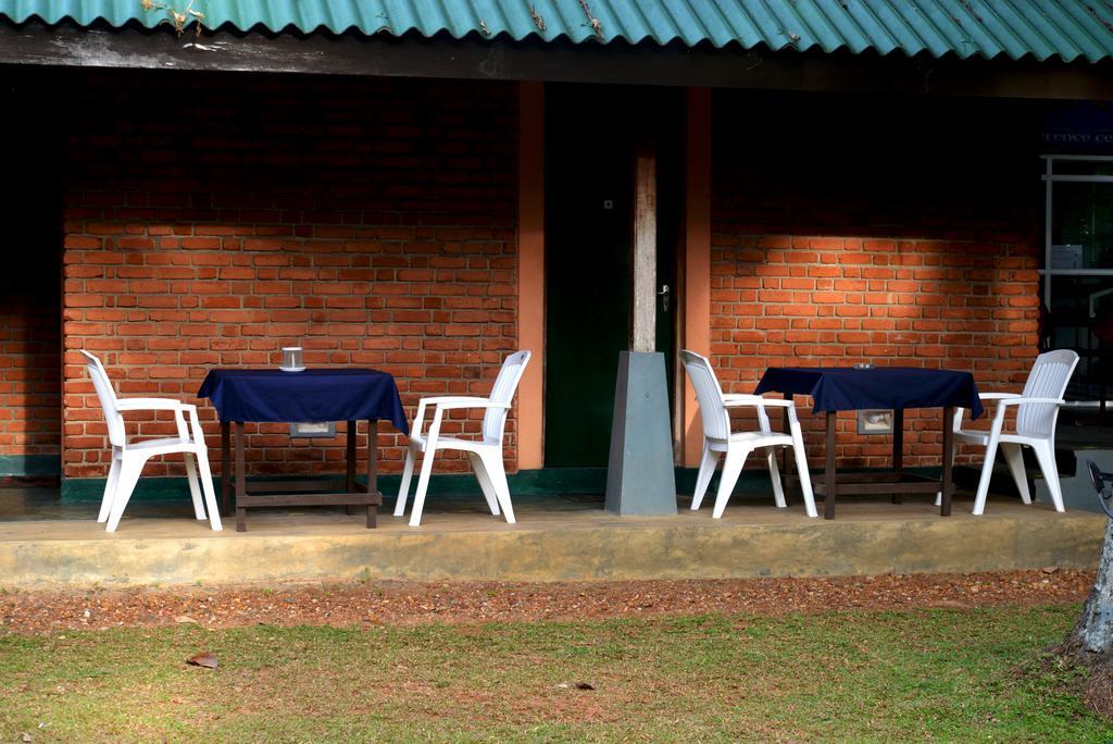 Jungle Beach Hostel Унаватуна Экстерьер фото