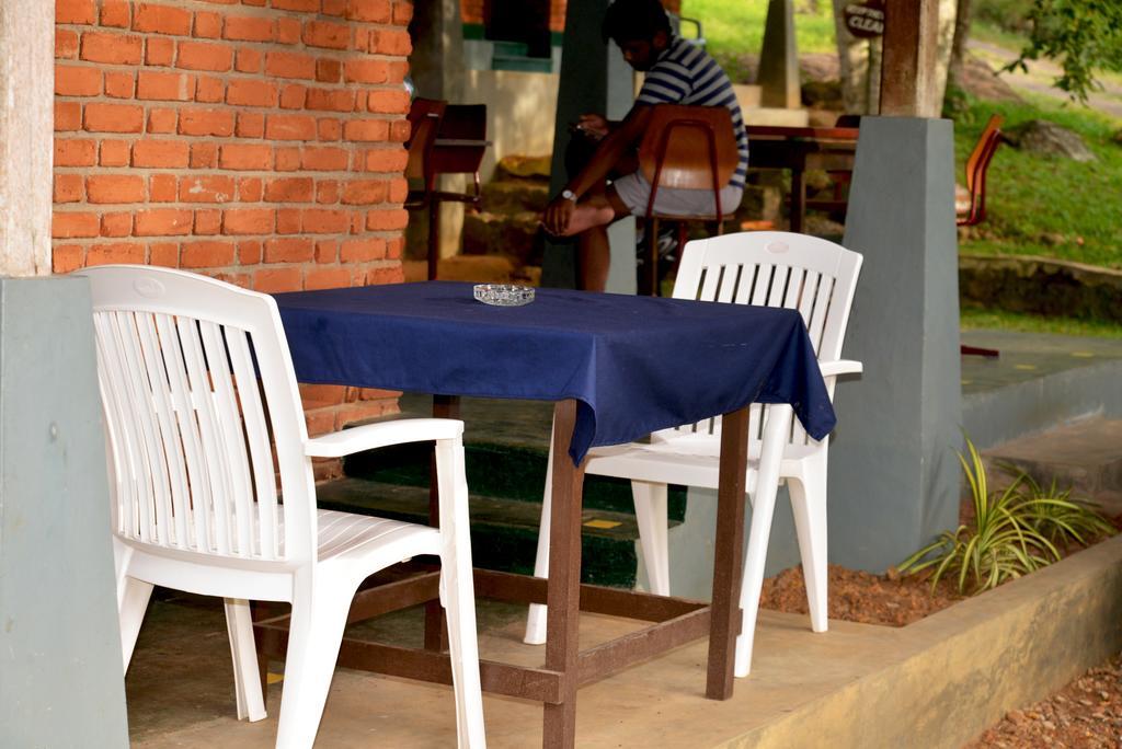 Jungle Beach Hostel Унаватуна Экстерьер фото