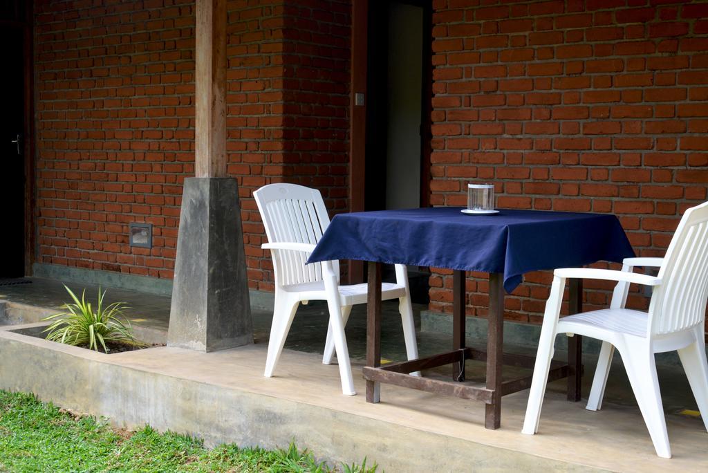 Jungle Beach Hostel Унаватуна Экстерьер фото